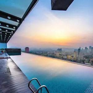 Hostel Regalia Skypool Klcc